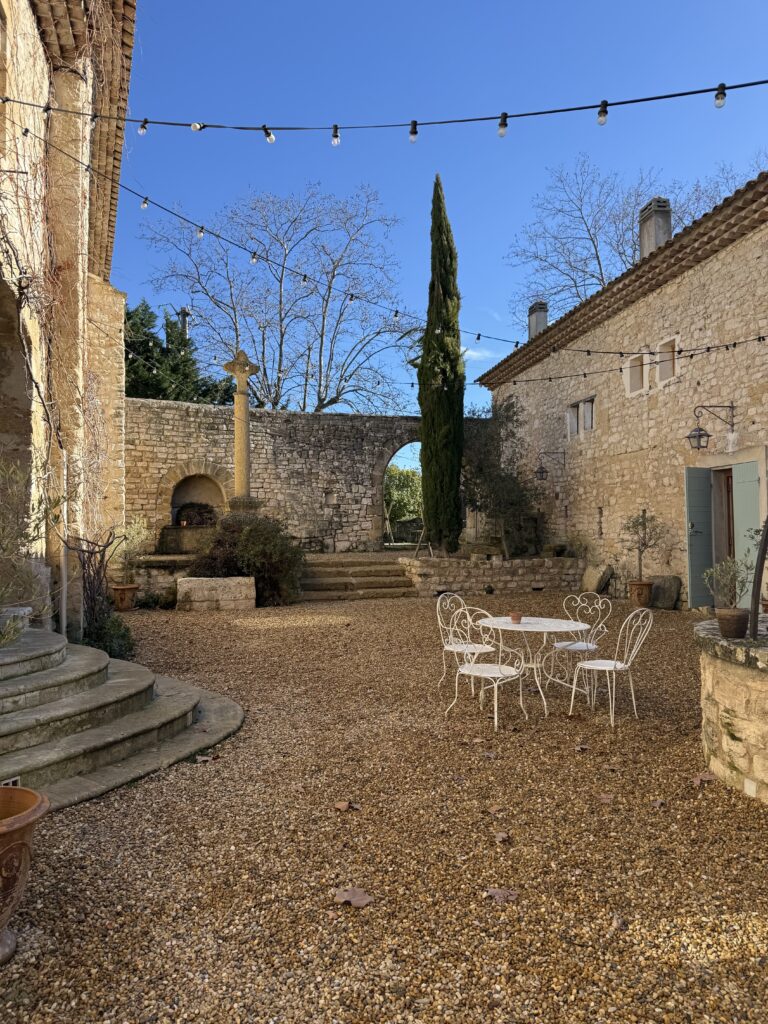 wedding planner provence - wedding planner Marseille - prieuré notre dame de conil - Aix en provence